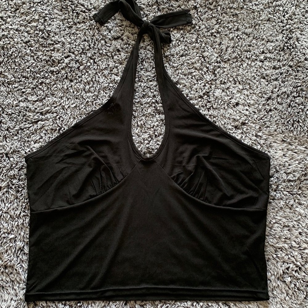 Black crop halter💣